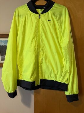 UNISEX Nike DRI-Fit Neon Yellow   Running Jacket with Black Accents-XL